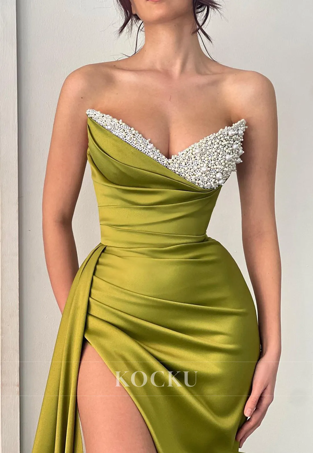 L1350 - Sheath/Column Sweetheart Satin Pleats Beaded Sleeveless Prom Evening Formal Dress